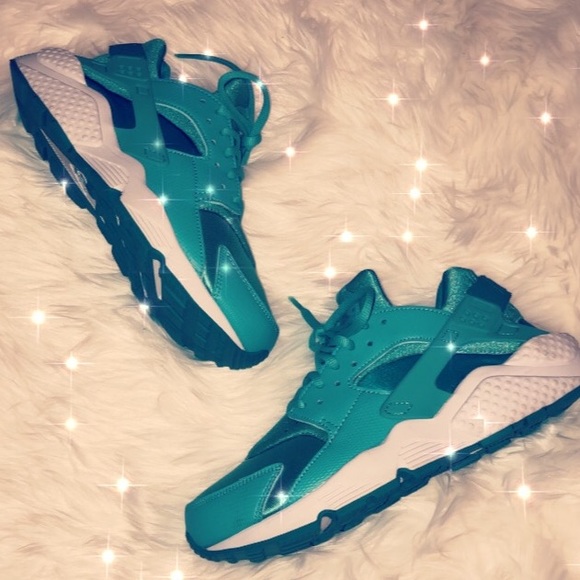 teal huaraches